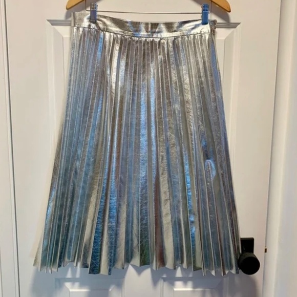 Metallic Silver Pleated Midi Skirt - Picture 2 of 9